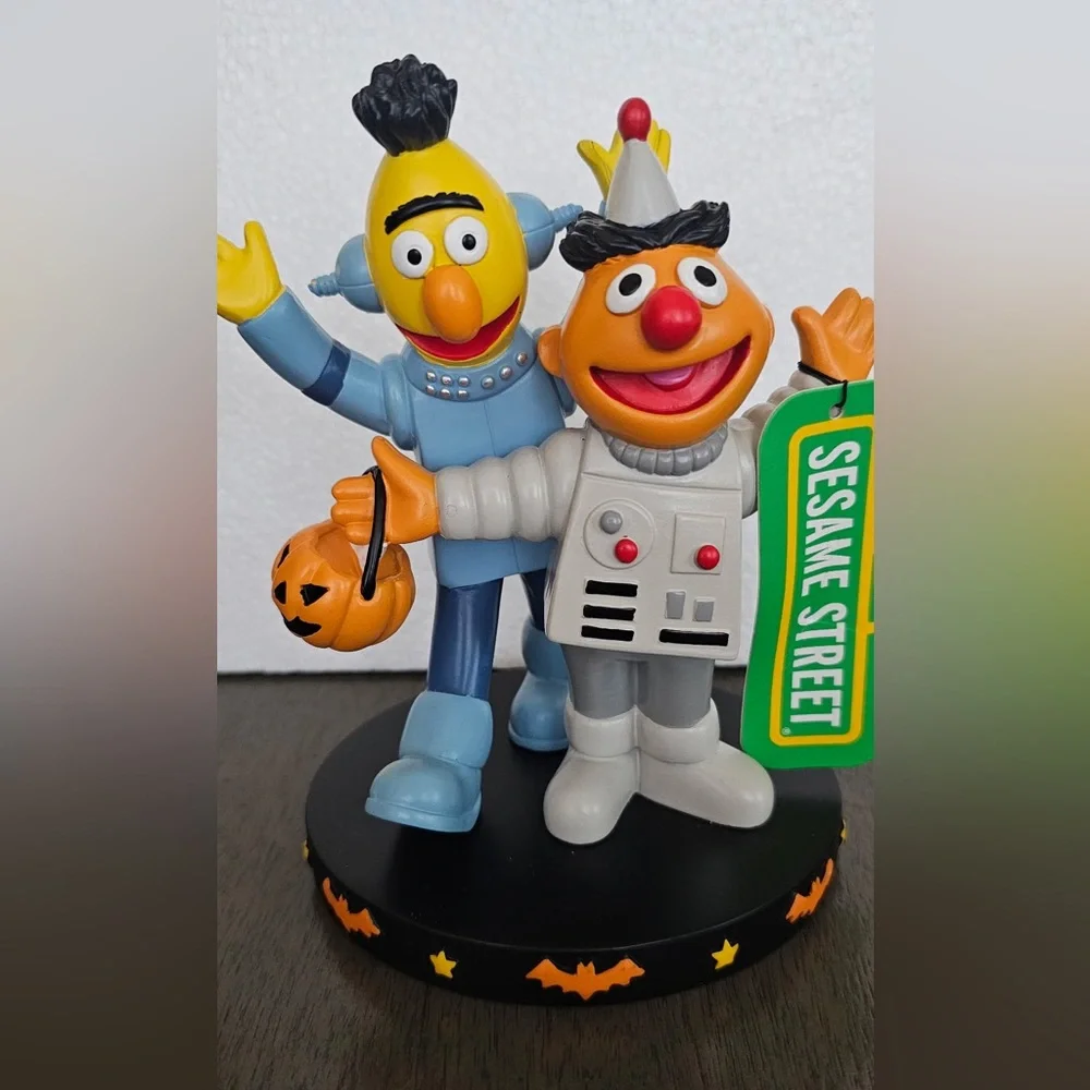 2 Sesame Workshop Halloween Inspired Figures: Burt & Ernie Pirates and Robots